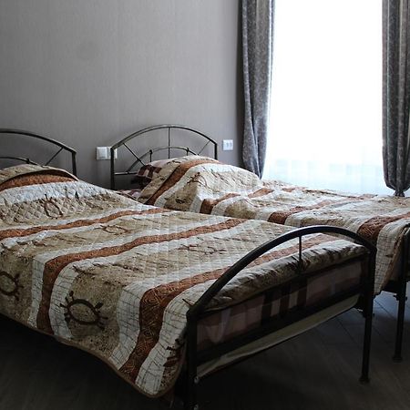 Guest House On Gia Abesadze Street Tbilisi Exterior photo