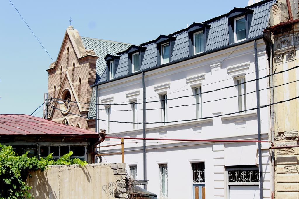 Guest House On Gia Abesadze Street Tbilisi Exterior photo