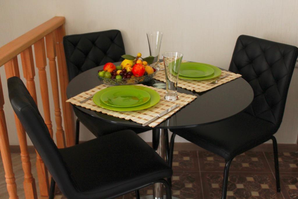 Guest House On Gia Abesadze Street Tbilisi Exterior photo