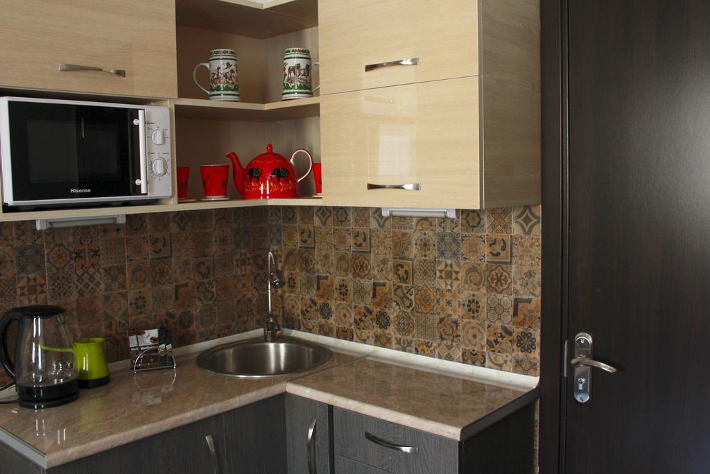 Guest House On Gia Abesadze Street Tbilisi Exterior photo